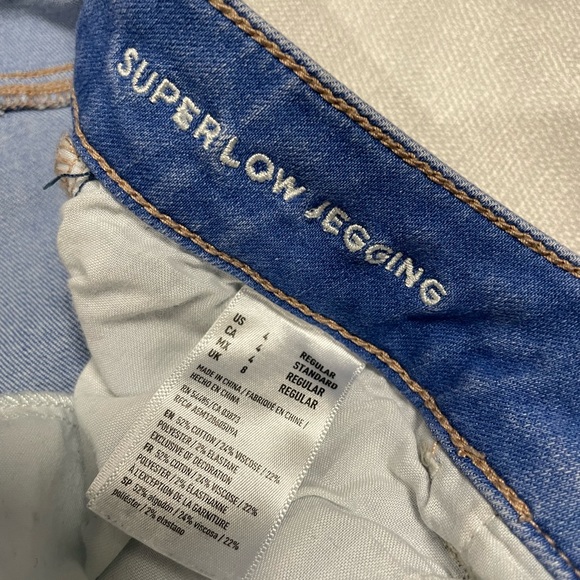 American Eagle super stretch super low jean jeggings rips ankle fringe size 4 - Picture 5 of 5